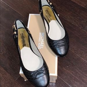 Micheal Kors Flats